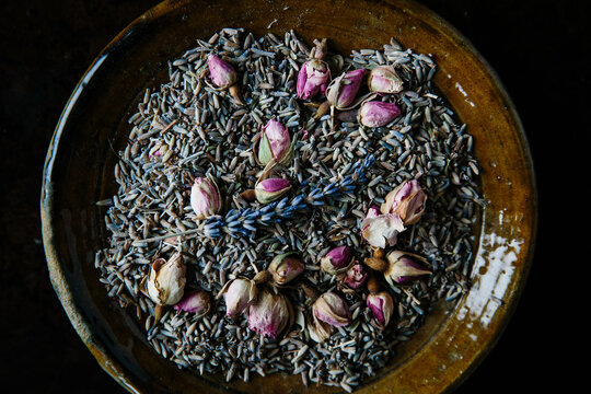 Dried lavender and rose buds