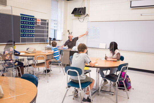 Classroom with kids during COVID-19