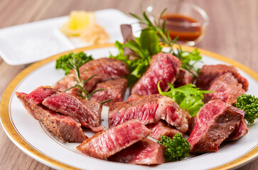 高級牛肉ステーキ　7種類の部位の食べ比べコース