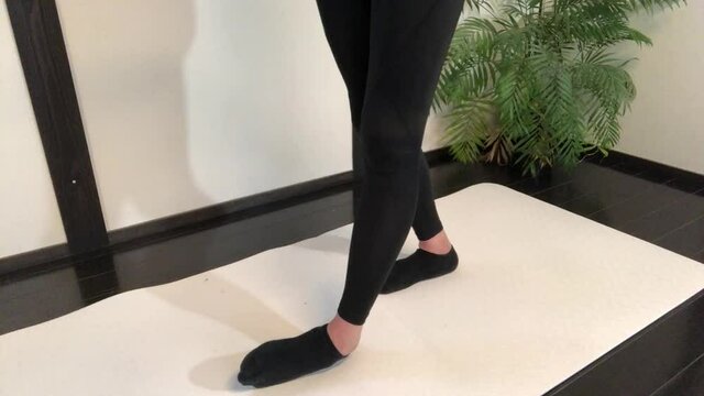 外重心の疲労改善・足のむくみ解消できる腓骨筋ストレッチ