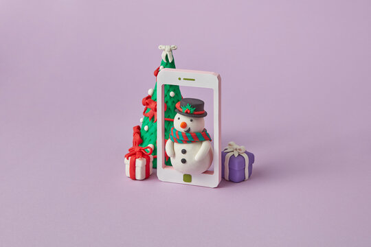 Handcraft Christmas decoration with smatrphone frame.