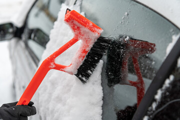Auto von Schnee befreien