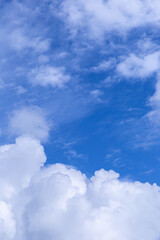 Obraz premium Blue sky background with clouds