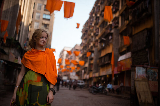 European woman posing outdoor in Mumbai
