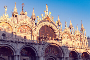 Fototapeta na wymiar St. Mark's Cathedral in Venice