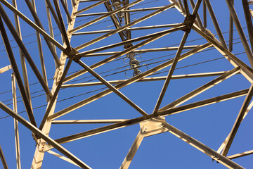Obraz premium Electric tower for transporting electrical energy