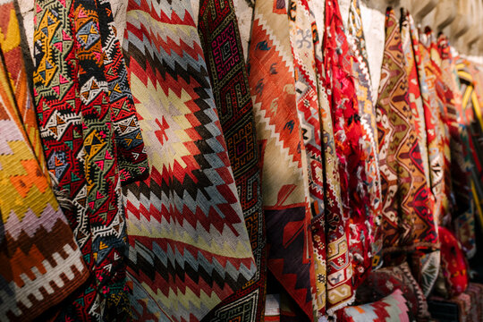 Traditional carpet market