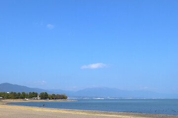 琵琶湖の春の風景