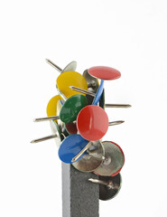 Magnetized drawing pins