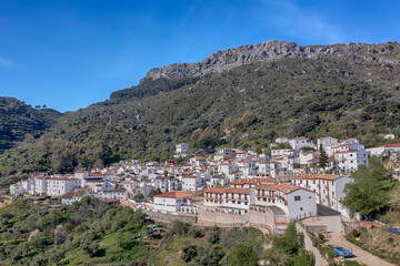 Fototapeta na wymiar vista del municipio de Benadalid en la comarca del valle del Genal, Málaga