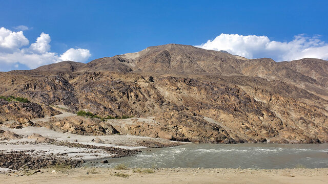 Dry Mountains Overlooking the Indus River Along The Karakorum Highway, Diamer, GB, PK