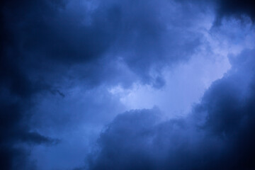 Obraz premium Sky with thunderstorm clouds