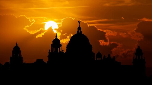 Kolkata: Victoria Memorial at Sunset, Time Lapse with Red Sun and Fiery Sky, West Bengal, India