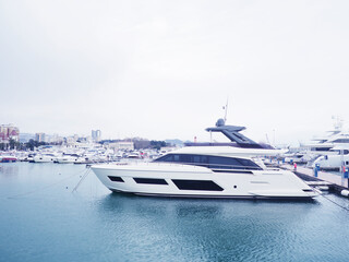 Fototapeta premium White private yachts in the port