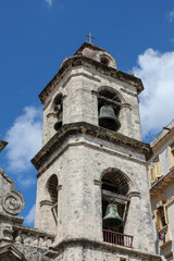 Fototapeta na wymiar Clocher de la cathédrale de San Cristóbal à La Havane, Cuba