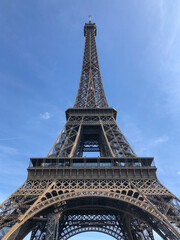 Fototapeta na wymiar Perspectiva de la Torre Eiffel