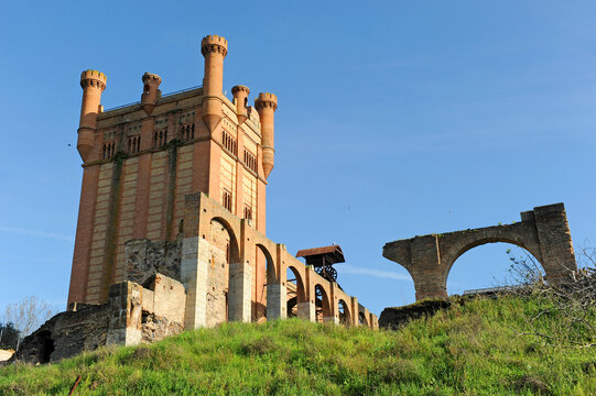 Central el&eacute;ctrica Castillete en Villanueva del R&iacute;o y Minas, provincia de Sevilla, Espa&ntilde;a
