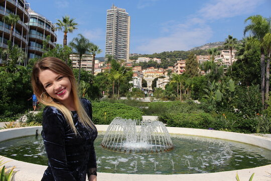 Bogata dziewczyna w Monte Carlo