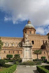 Fototapeta na wymiar Way to Cathedral Maria Santissima Assunta in Palermo, Sicily Italy