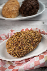 Ovo de pascoa com casca de amendoim