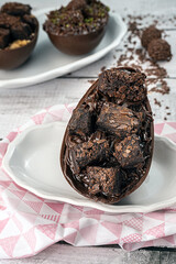 Ovo de pascoa com brownie e chocolate