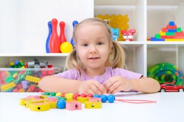 Fototapeta premium speech therapy, the development of fine motor skills.