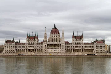 Foto op Plexiglas Parlamento o Parlamient en el Rio Danubio en la ciudad de Budapest, en el pais de Hungria © Alvaro Martin