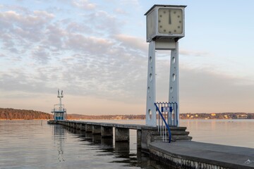 12:00 Uhr