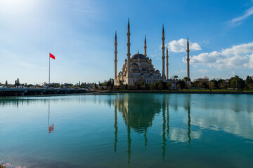 Fototapeta na wymiar Sabanci Central Mosque - Adana Turkey