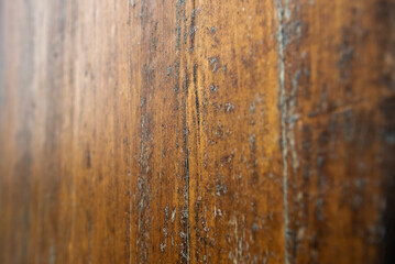 Madeira colonial para armazenamento de vinho