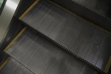 escalator going down