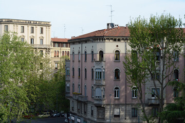 Fototapeta na wymiar Period building in a square of Milano