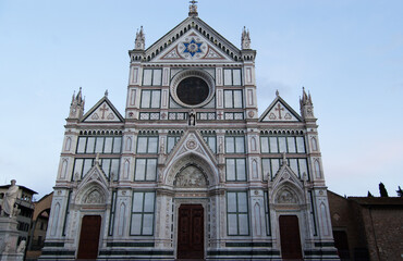Fototapeta na wymiar Fachada de la Basílica de la Santa Cruz. Florencia, Italia