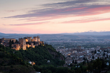Fototapeta na wymiar View of the Alhambra from a viewpoint at sunset