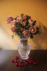 bouquet of roses, VASE, GLASS, FLOWERS, PINK, FLORAL, NATURE, BEAUTIFUL, ARRANGEMENT, GIFT, BLOOM,