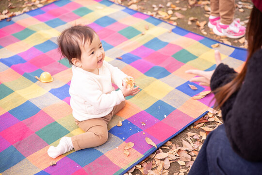 113 Best 手を叩く Images Stock Photos Vectors Adobe Stock