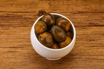 Marinated feijoa in the bowl