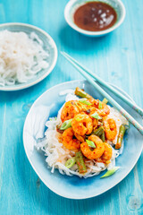 Shirataki (konjak) noodle with shrimps and curry  sauce and vegetables