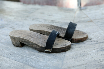 Takunya, Turkish wooden slippers on the floor