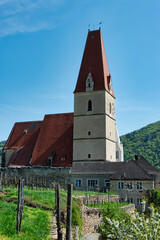 Fototapeta premium Parish church of Weissenkirchen at the Danube, Wachau Austria