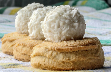 Three tea cookies with a snowball on top