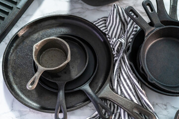 Cast iron frying pan