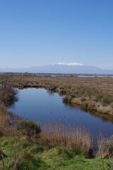 Montagne et mer avec de la neige au canigou