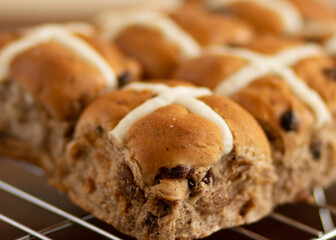 Hot cross buns