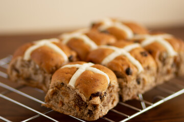 Hot cross buns