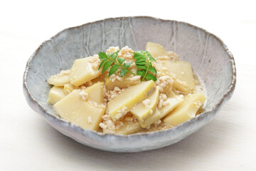 竹の子とひき肉の煮物