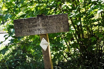 Cascade Locks, Oregon : Pacific Crest Trail marker sign near the Oregon, Washington border. Sign indicates 507.2 miles to the US - Canada Border, 3.8 to Gillette Lake, 15.3 to Three Corner Rock.