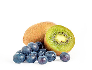 Blue berries or blueberries and kiwi fruit bunches of bright colors are naturally nutritious and fresh.