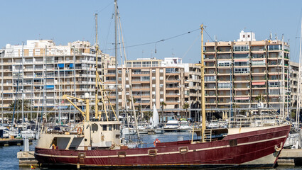 Fototapeta premium el barco en el muelle