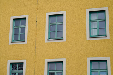 Fototapeta na wymiar old building facade